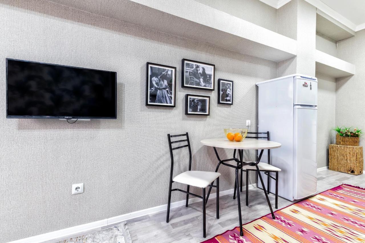 Cosy flat in the city center Astana Exterior foto